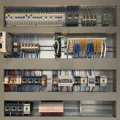 Elektrodampfanlage Schaltschrank Innenansicht